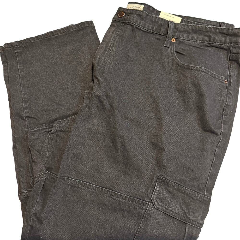 Universal Thread Women's Plus Size Black High Rise Cargo Jeans - Size 28 - NWT